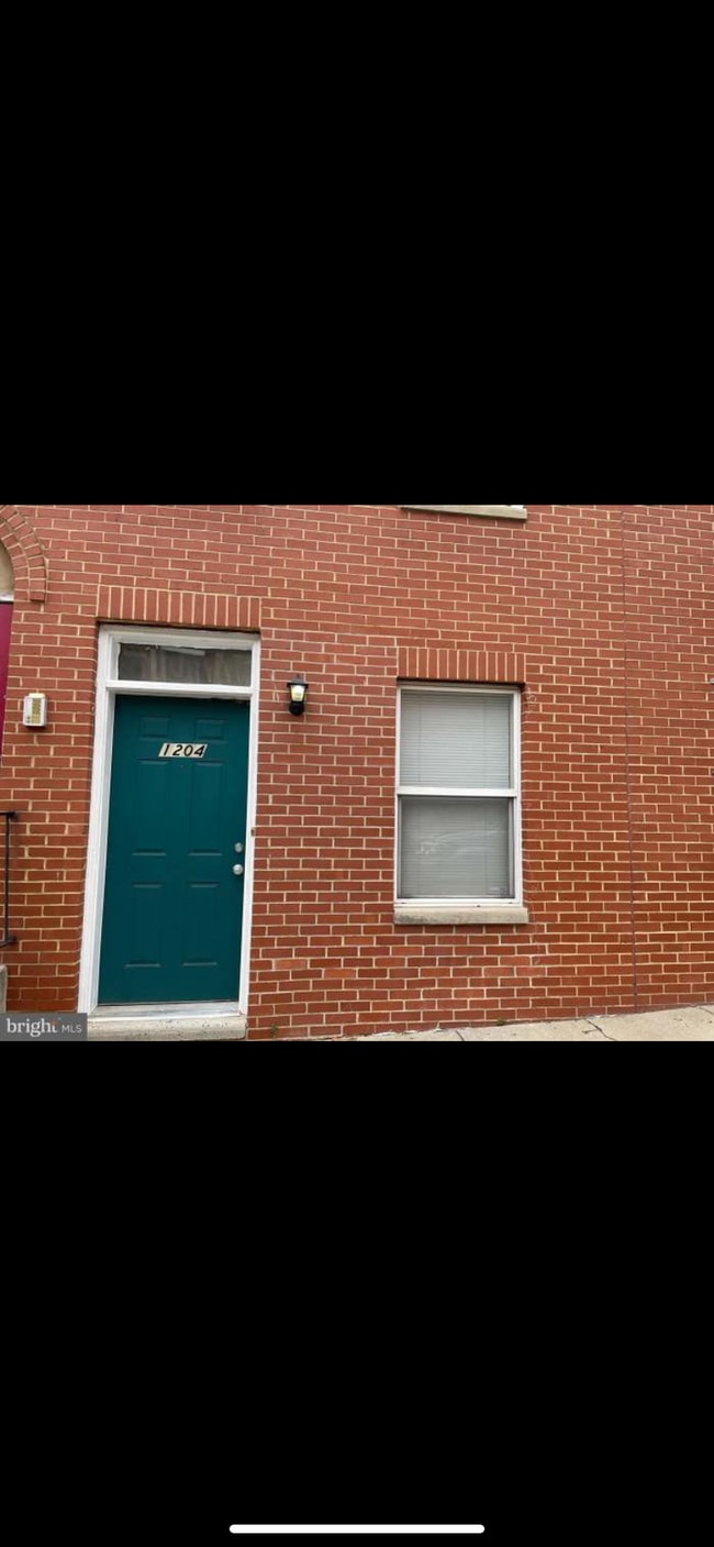 Building Photo - 1204 W