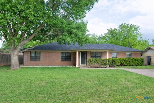 Photo - 1405 Oak Park Ln