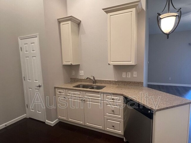 Photo - 6431 Brookfield Ct Dr Unit #203