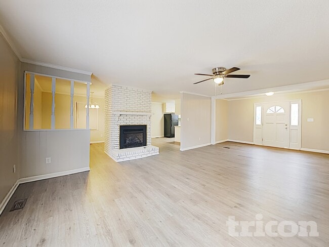 Photo - 605 Colorado Ct