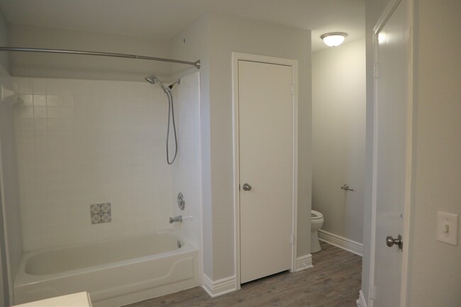 Master bathroom &amp; Linen Closet - 1105 sorrel ct House