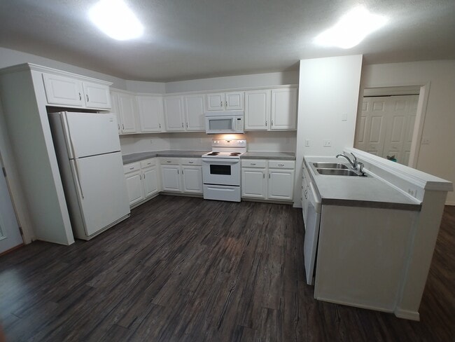 Photo - 4071 W Lombard St