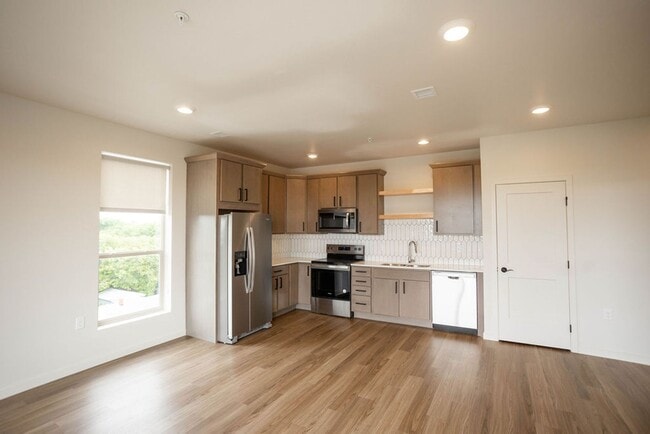 Building Photo - BLOC Rental
