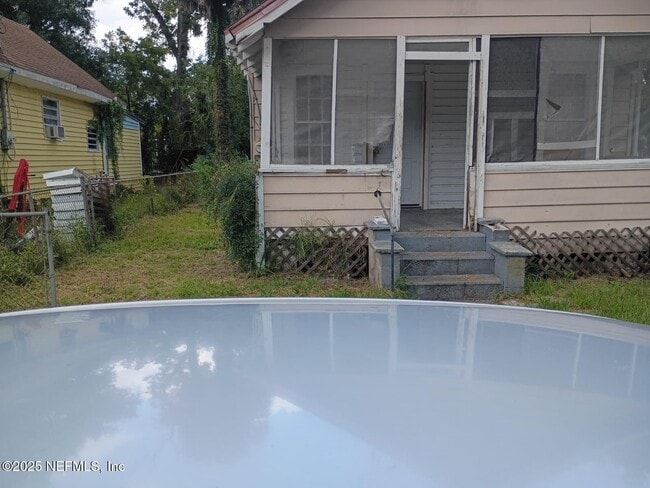 Photo - 1461 W 5th St