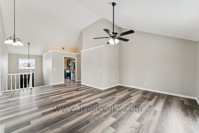 Photo - 6620 W 152nd St