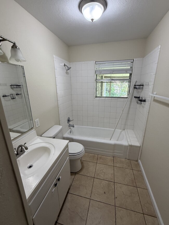 Photo - 309 Currie Ave