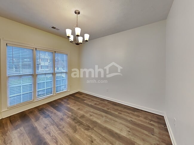 Photo - 3075 Kings Dr