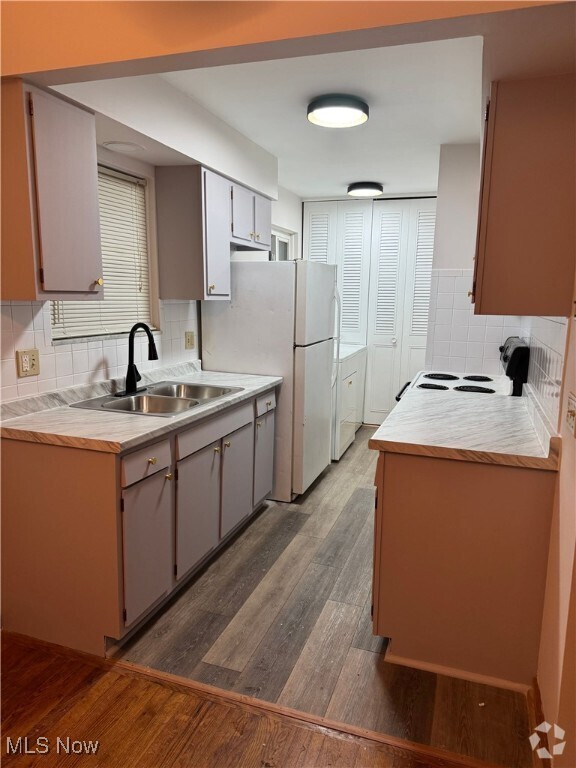 Building Photo - 565 West Ave Unit 10 Rental