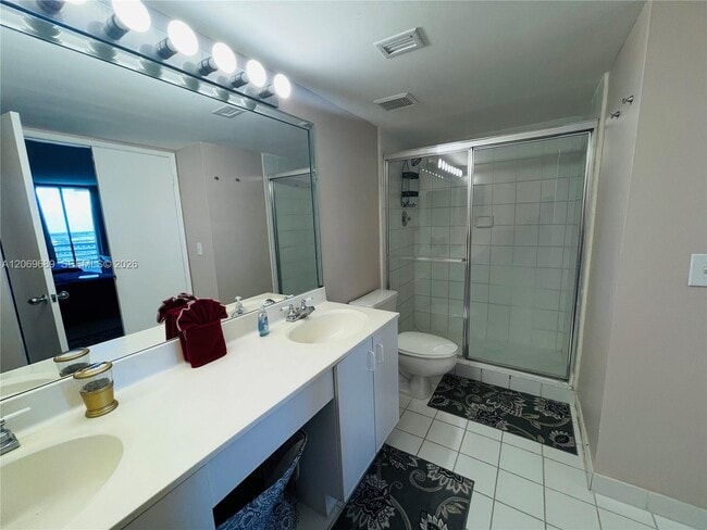 Photo - 3300 NE 191st St Unidad 1101