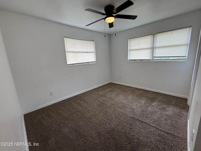 Photo - 1015 Busac Ave