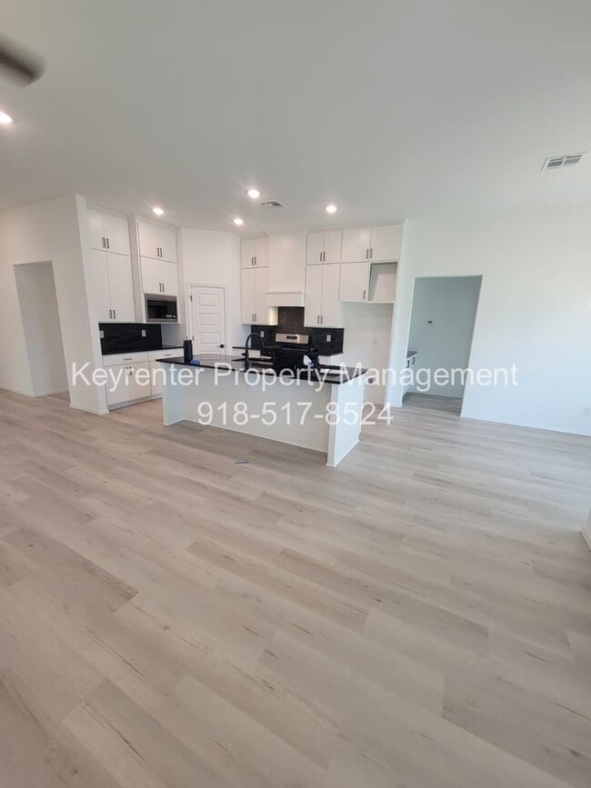 Photo - Stunning New Construction Simmons Home - 5 Bed 3 Bath - Pond View!