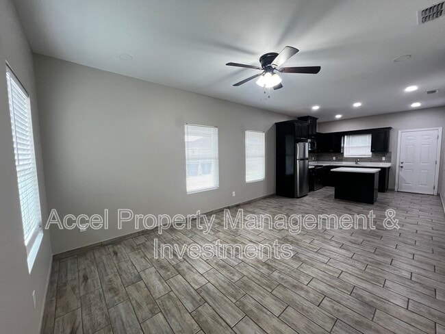 Photo - 1327 W Garfield Ave Unit 2