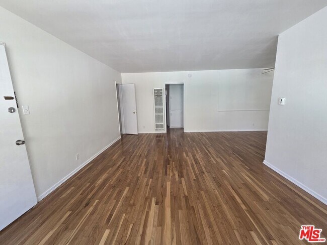 Photo - 7621 Hampton Ave Unit 103