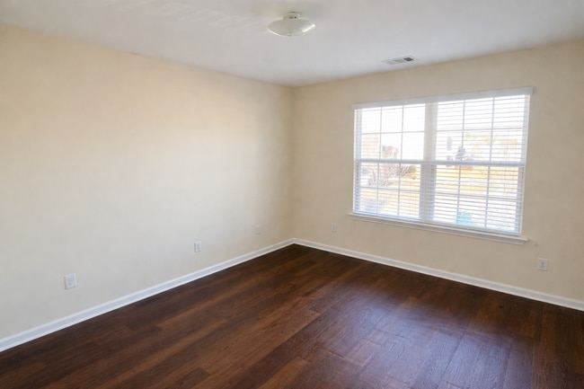 Photo - 14 Miller Park Cir