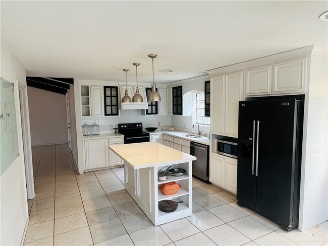 Photo - 9 Larkspur Ave