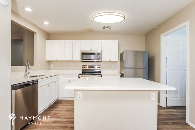 Photo - 13486 W Young St