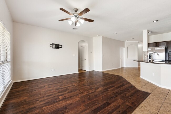 Photo - 119 Country Crossing Cir