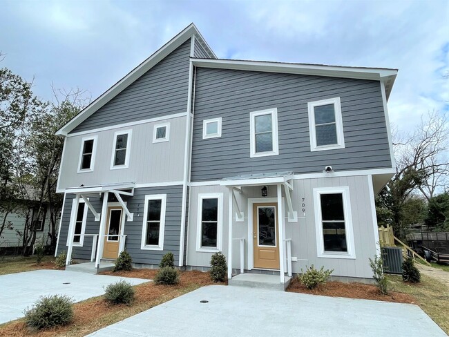 Modern 3 bedroom 2.5 bathroom duplex with ... - Modern 3 bedroom 2.5 bathroom duplex with ... Townhome