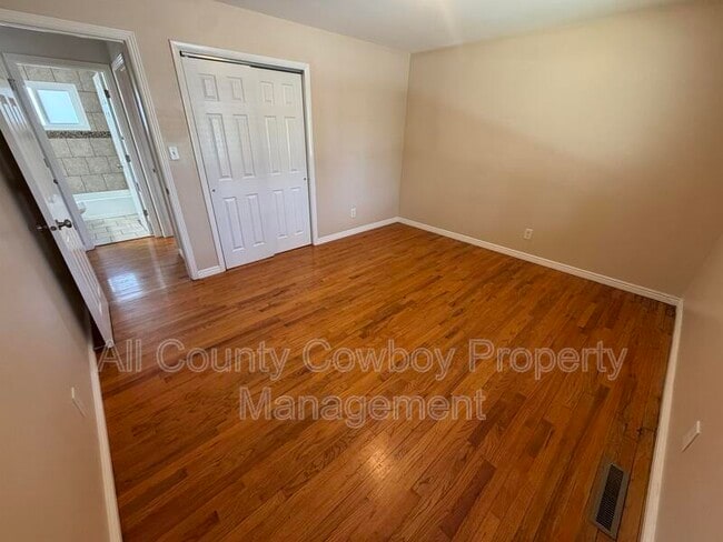 Photo - 1602 Mitchell St