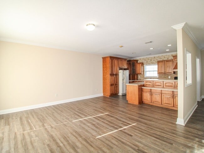 Photo - Stylish 3 Bedroom Townhome with Open Living Area