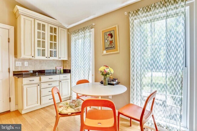 Photo - 10145 Colebrook Ave