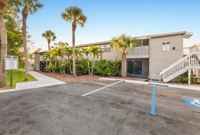 Building Photo - 2720 49th Ave W Unit 2720