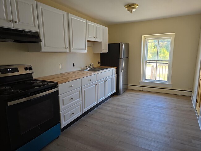 Building Photo - 155 N Main St Unit 7