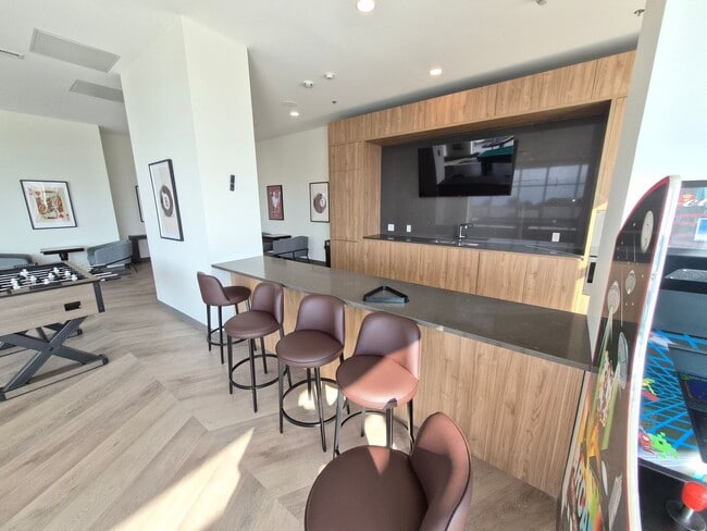 Photo - 1660 Water St