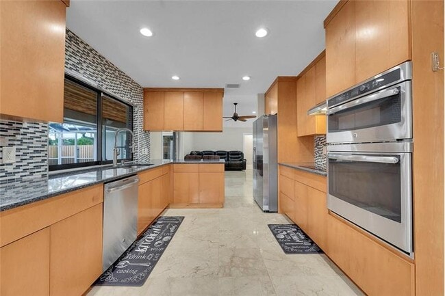 Photo - 614 Azure Ave