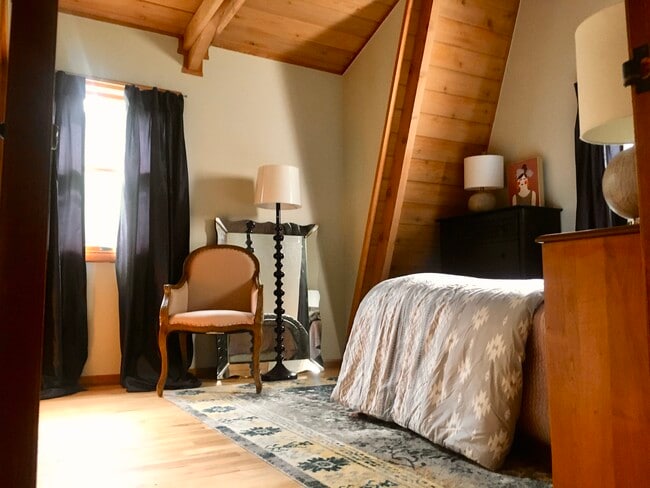 Photo - 864 Crane Hill Trail