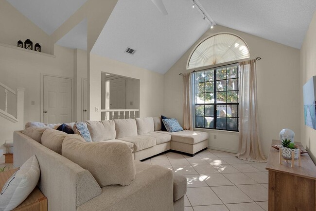 Photo - 407 Parkwood Pl