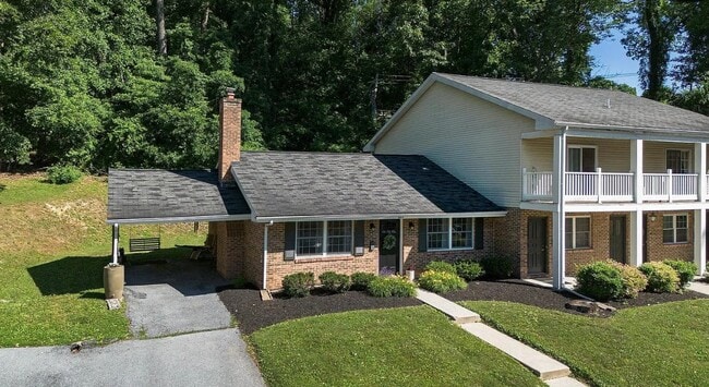 Building Photo - 907 Rhue Haus Ln