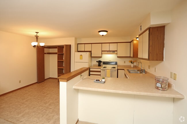 2BR, 1BA - Upper - Den + Fireplace