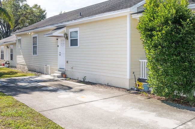 Photo - 212 W Belmar St