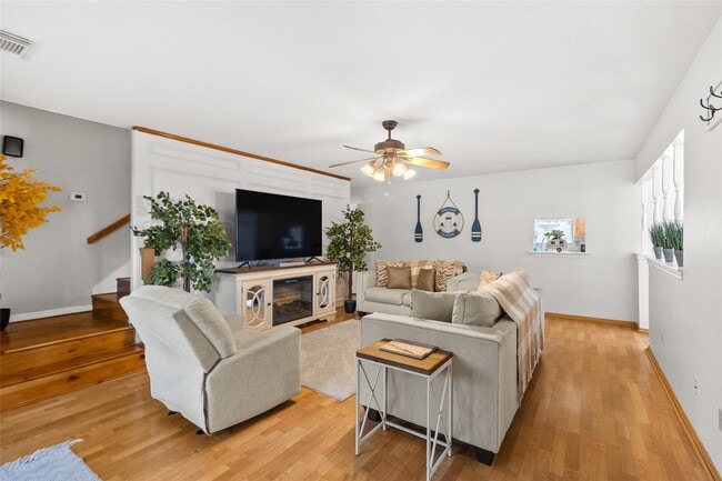 Photo - 117 E Park Dr