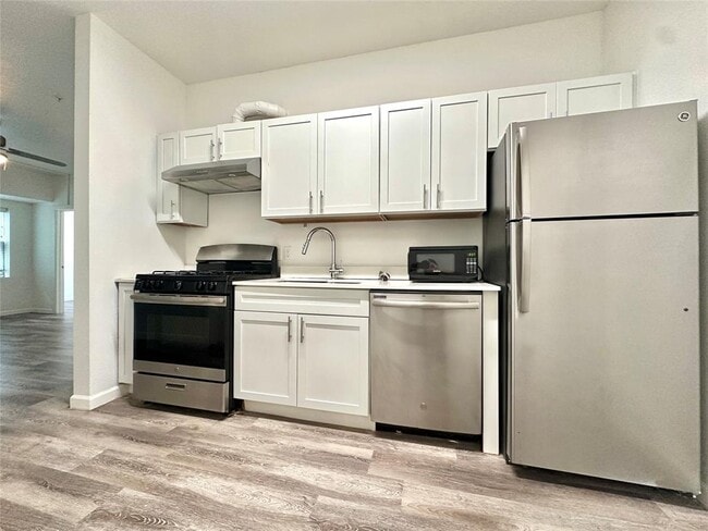 Photo - 911 W 22nd St Unidad 305