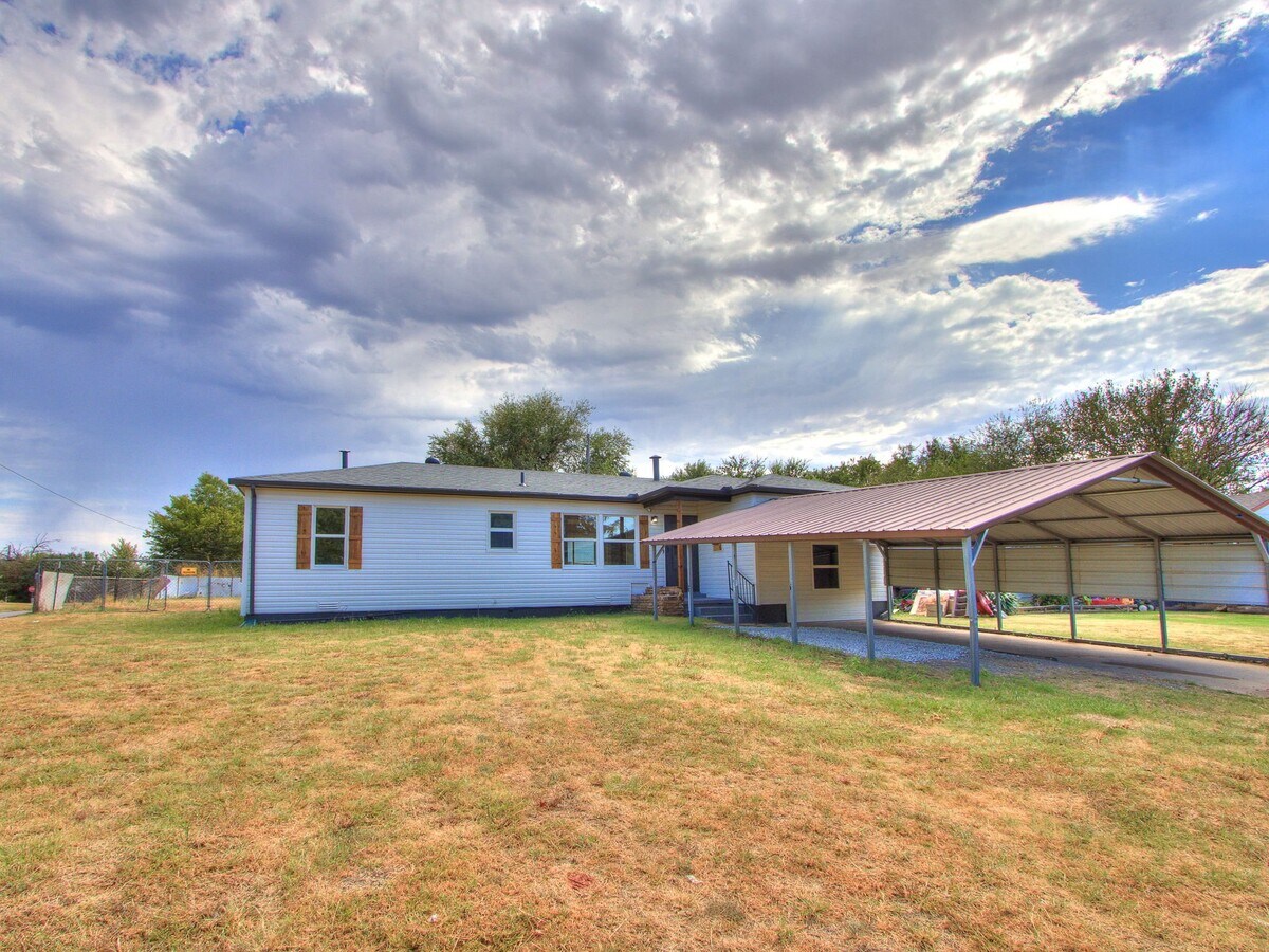 Photo - 1116 Hickory Ln