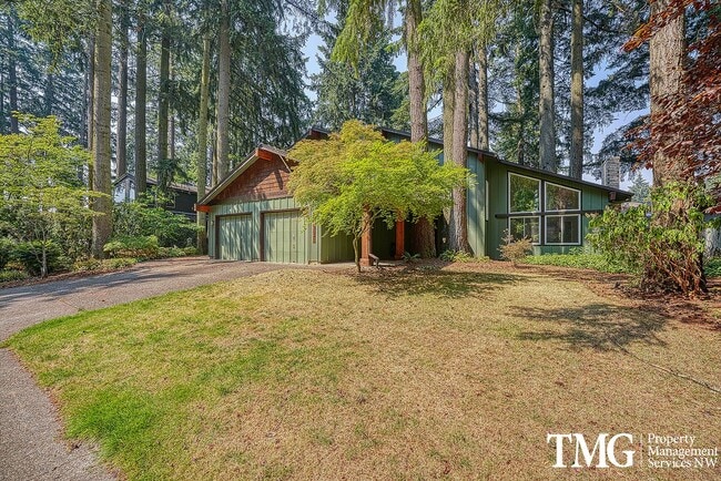 Building Photo - 3841 SE Madsen Ct