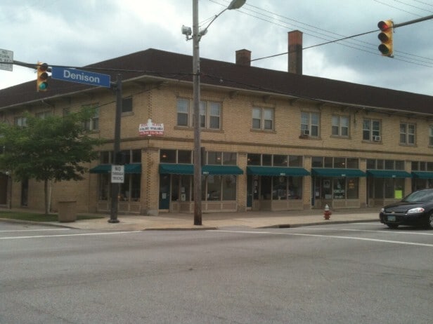 Photo - 3240 W 98th St Apartments