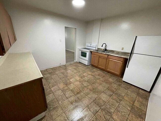 Photo - 608 3rd St Apartment Unit 1