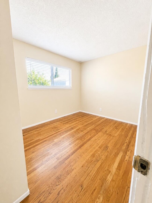 Photo - 137 Washington Dr