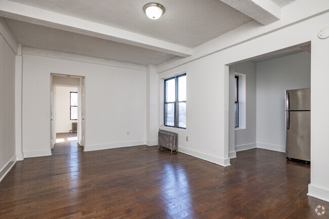 1BR, 1BA - 106 South Harrison Street Apartments