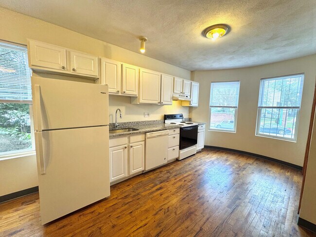 Photo - 840 Huntington Ave