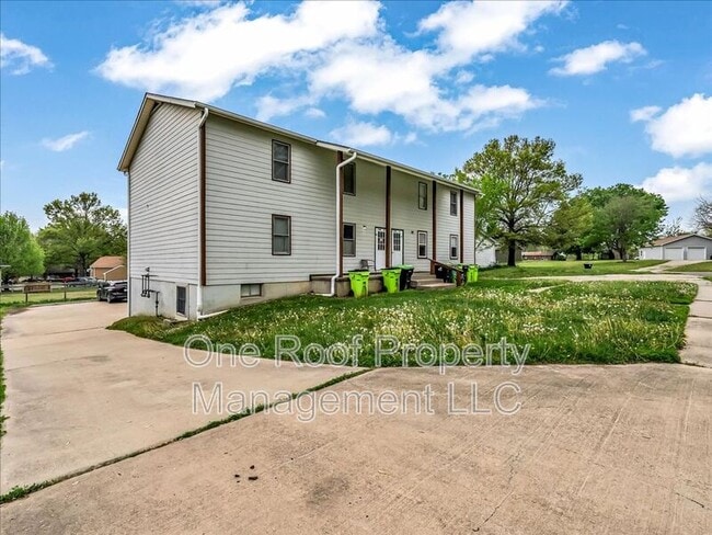 Photo - 1911 Chateau Dr