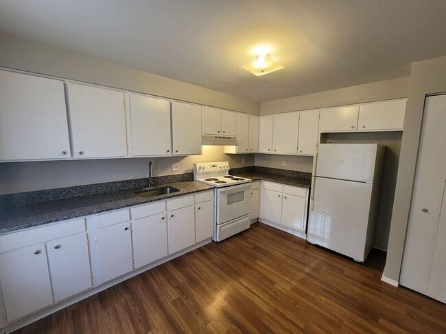 Photo - 418 N Washington St