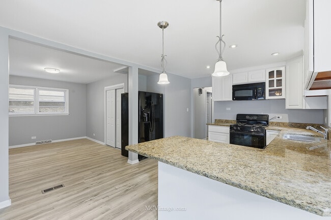 Photo - 14714 Ellis Ave