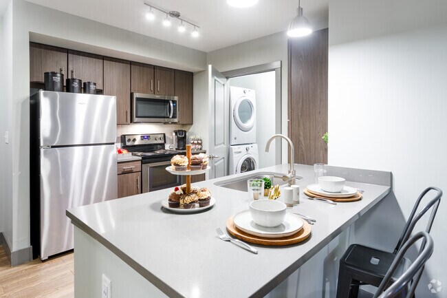 2 BR, 2 BA - C, 907 SF