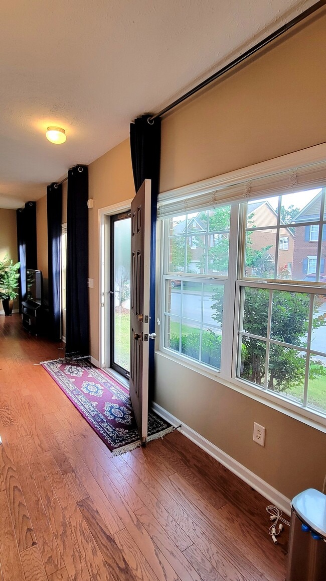 Photo - 1300 Crown Point Pl