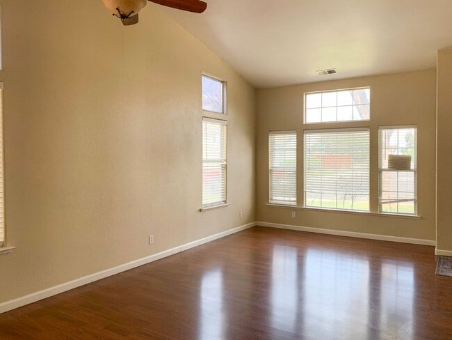 Photo - 4 Bedroom Home in Hollister