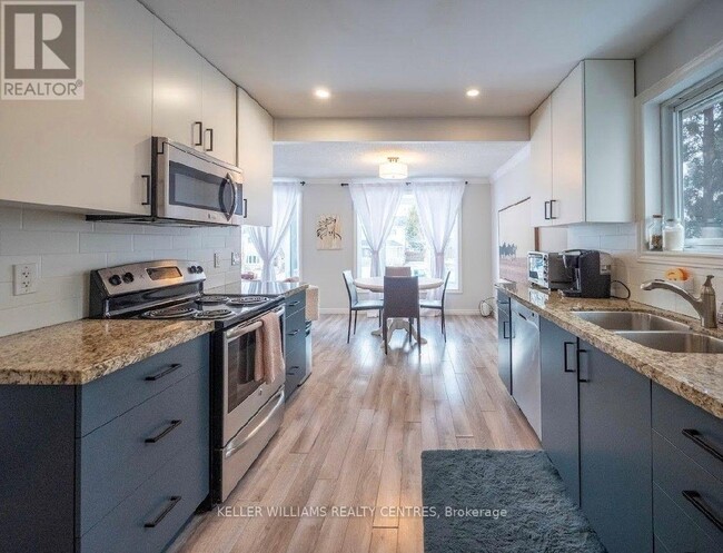 Photo - 807 Greenfield Crescent